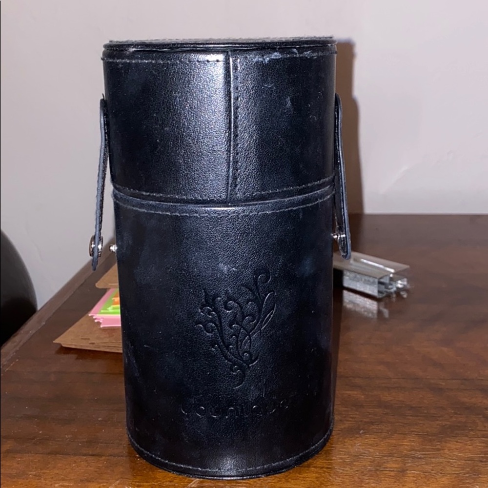 Younique makeup brush holder